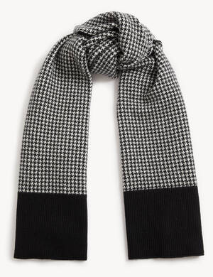 marksandspencer_AW22_T97_8306D_pepito sala s vysokym podilem vlny a kasmirem znacky JAEGER_cerna_4499Kc.jpg
